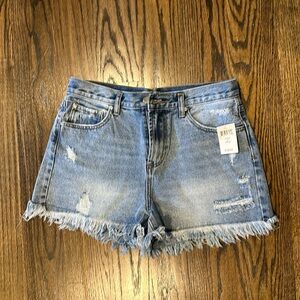Brand new never worn ELAN jean shorts size M